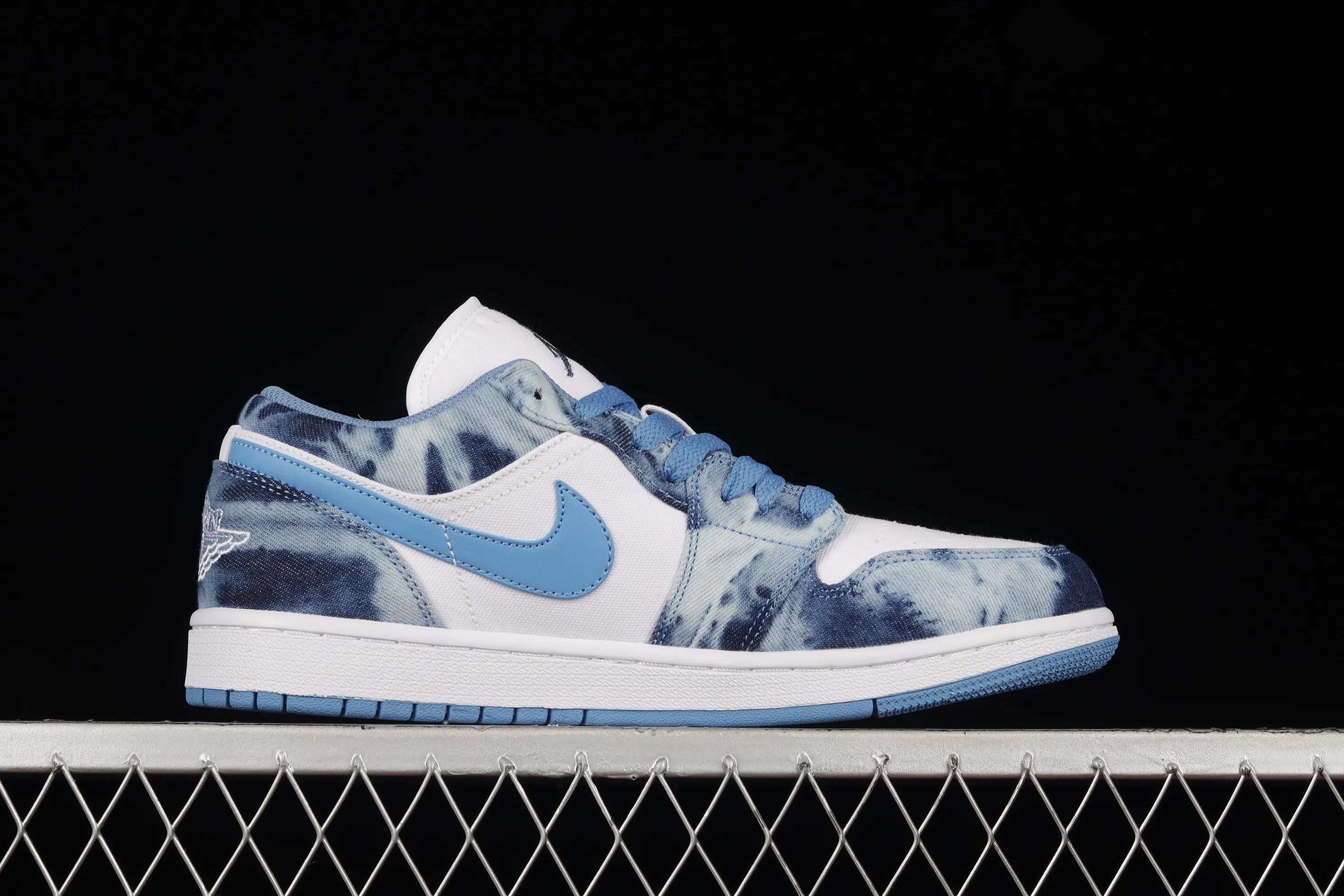 All categories Air Jordan Jordan series basketball shoes Air Jordan 1 Low Air Jordan 1 Low "Washed Denim" AJ1 Joe 1 navy washed denim low-top casual sneakers DM8947-100